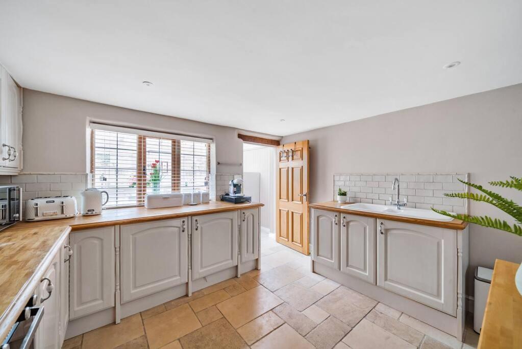 Fox Cottage, Within 5 Min Walk Of Bicester Village 외부 사진